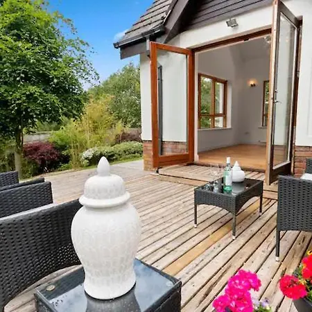 Villa Large Detached