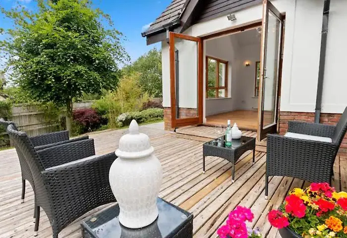 Villa Large Detached