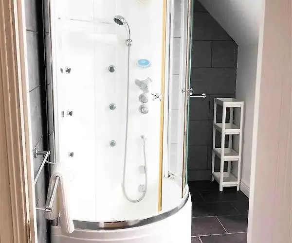 Large Detached Avoca