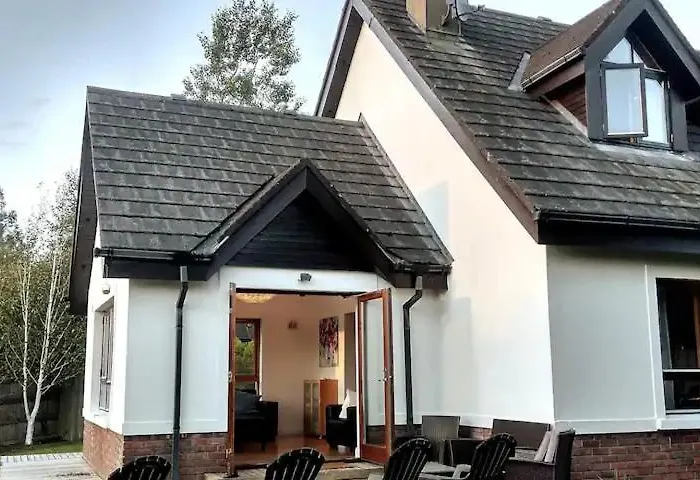 Villa Large Detached *