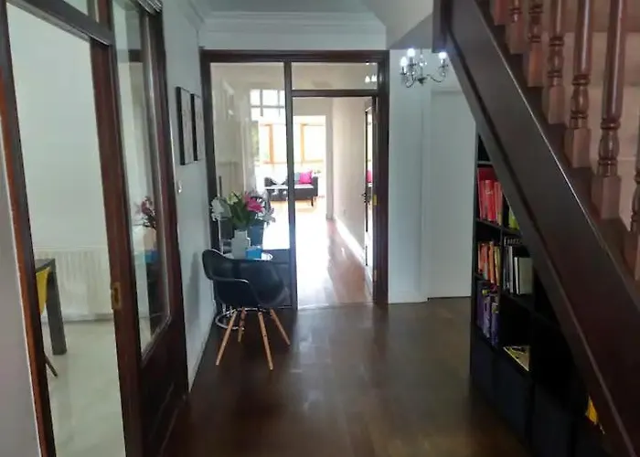 Large Detached Avoca